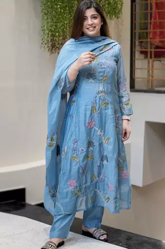 Women's Beautiful Cotton Fabric Thread Work Straight Kurta, Pant and Dupatta Set