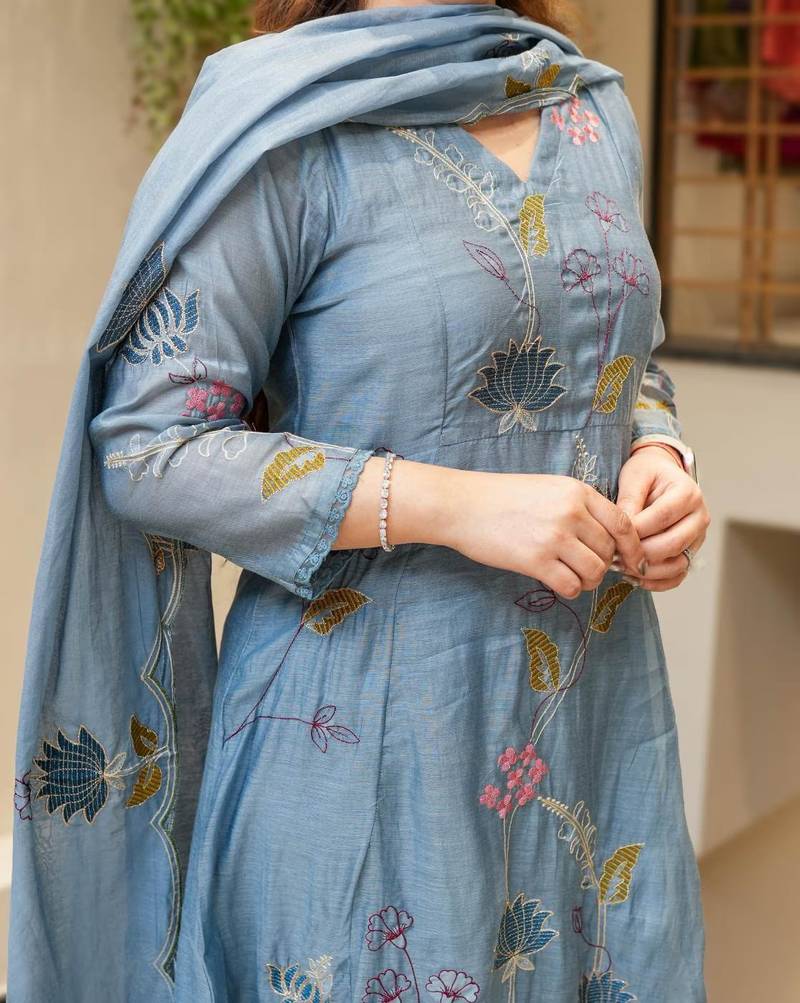 Women's Beautiful Cotton Fabric Thread Work Straight Kurta, Pant and Dupatta Set