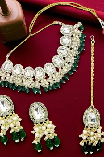 Gold plated kundan green choker set