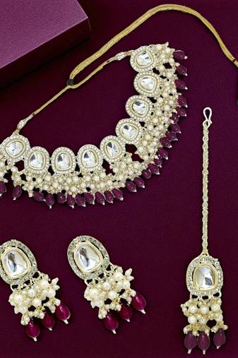 Gold plated kundan maroon choker set