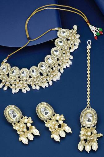 Gold plated kundan white choker set