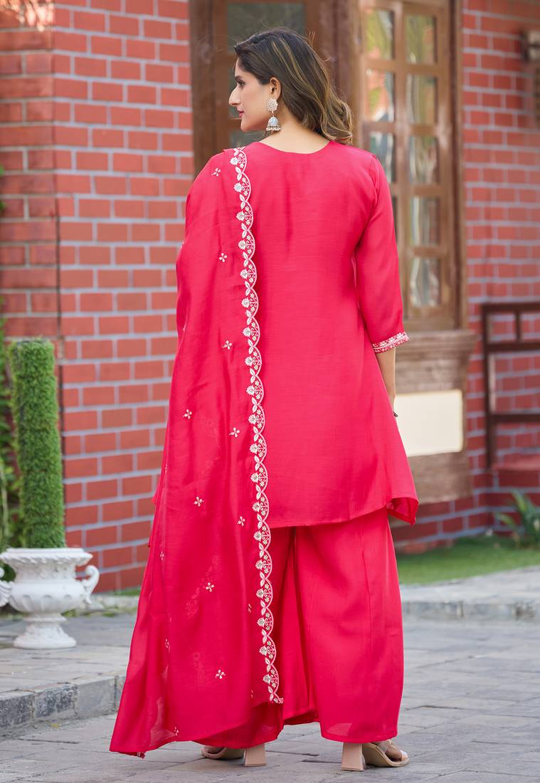 Women Soft Mull Chanderi Silk And Thread Works Kurta With Trousers & Dupatta