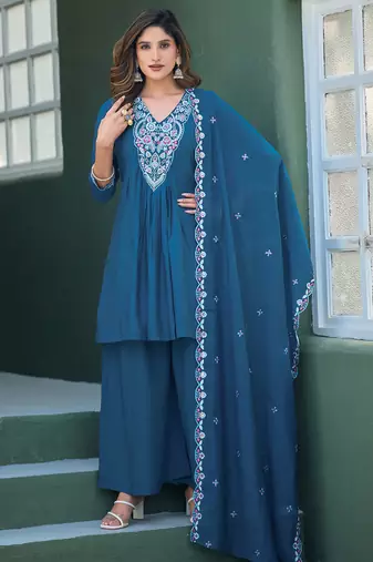 Women Soft Mull Chanderi Silk And Thread Works Kurta With Trousers & Dupatta
