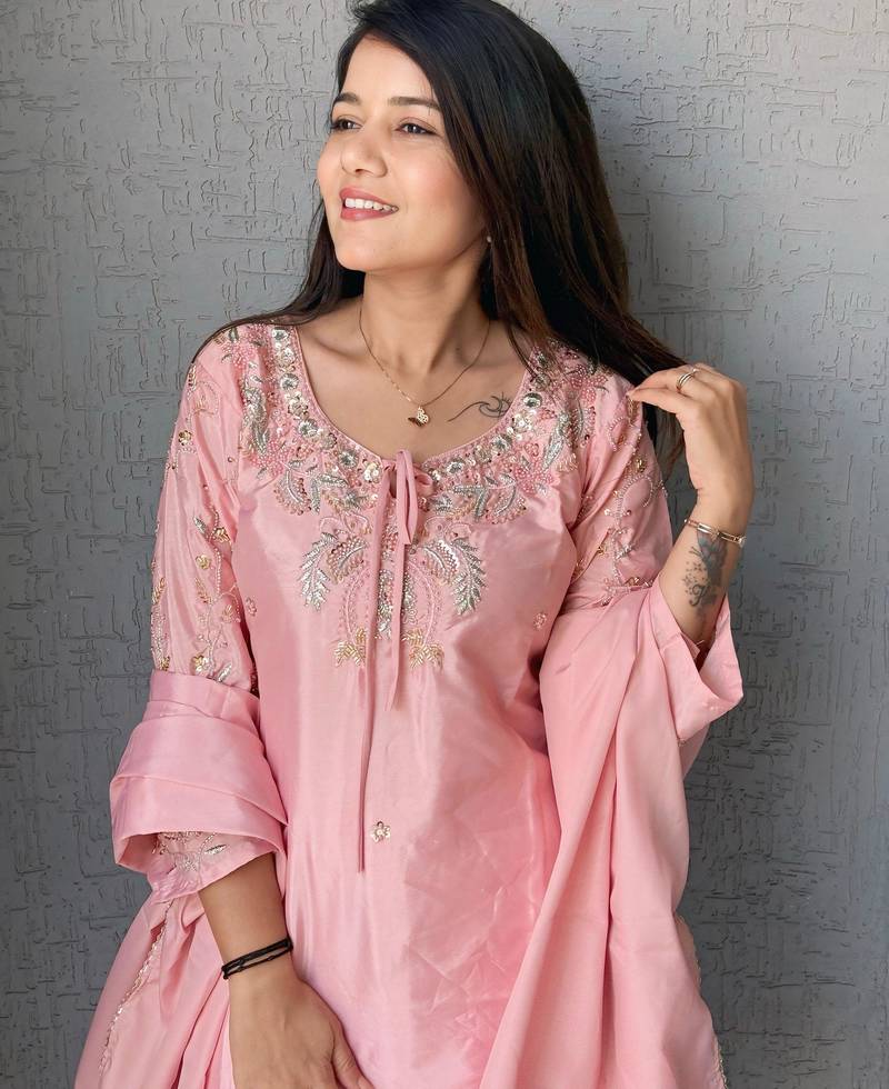 Baby pink crape readymade kurti set with beads sequence work