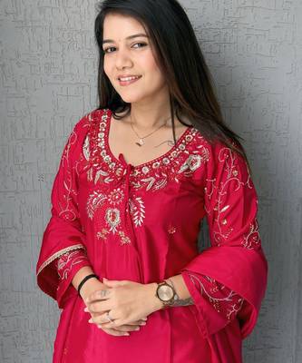 Red crape readymade kurti set with beads sequin  2