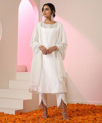 White plain chanderi kurta set 1