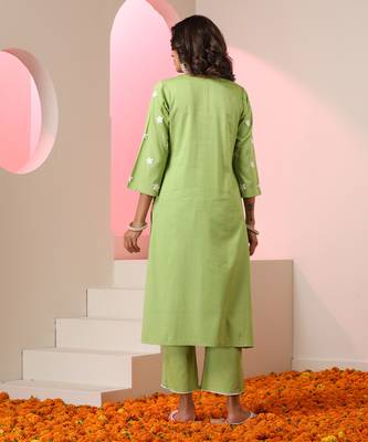 Green embroidered cotton kurta set 4