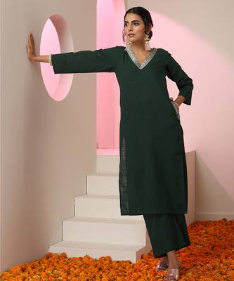 Green embroidered linen kurta set 5