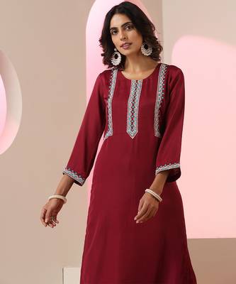 Maroon embroidered silk kurta set 5