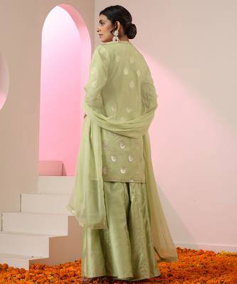 Green embroidered chanderi kurta set 5