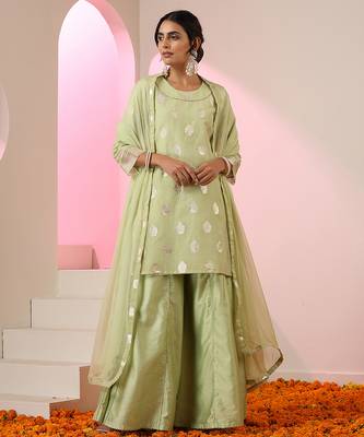 Green embroidered chanderi kurta set 1