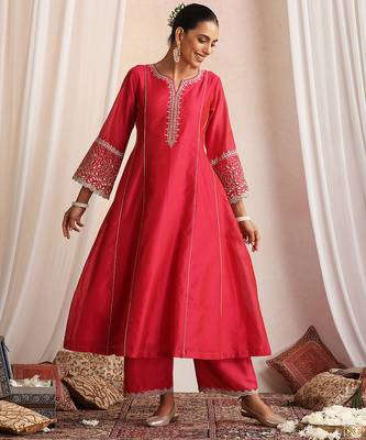 Magenta embroidered chanderi kurta set 1