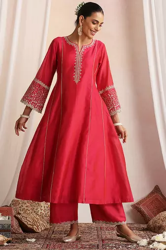 Magenta embroidered chanderi kurta set