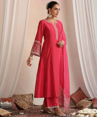 Magenta embroidered chanderi kurta set 4