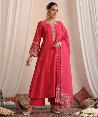 Magenta embroidered chanderi kurta set 5