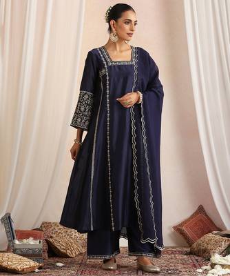 Blue embroidered chanderi kurta set 1