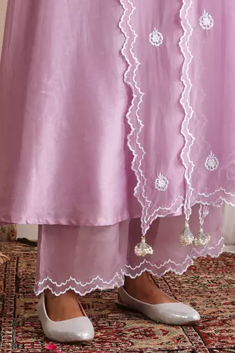 Lavender embroidered chanderi kurta set