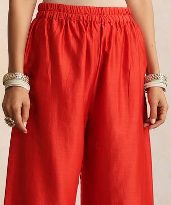 Red embroidered chanderi kurta set 2