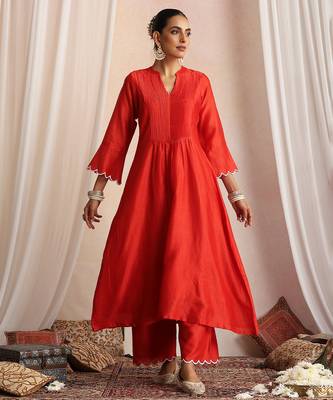 Red embroidered chanderi kurta set 4