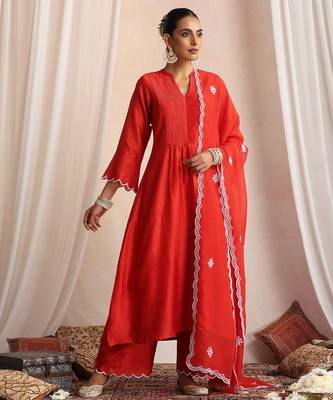 Red embroidered chanderi kurta set 1
