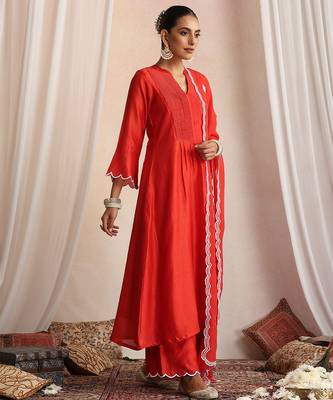 Red embroidered chanderi kurta set 5