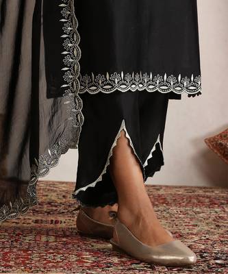Black embroidered chanderi kurta set 5