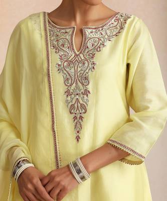Yellow embroidered chanderi kurta set 4
