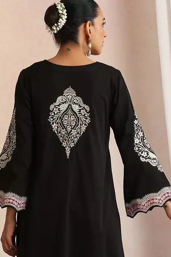 Black embroidered cotton kaftan