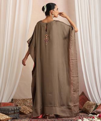 Olive embroidered cotton kaftan 3