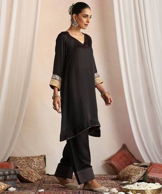Black embroidered silk kurta set 5
