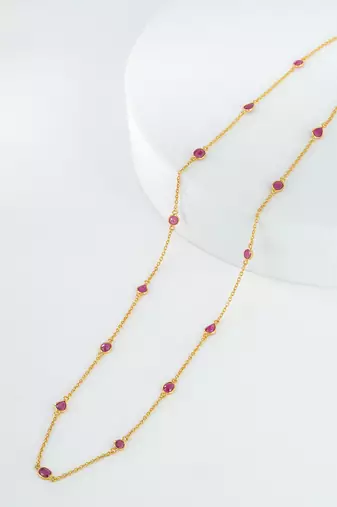 The ruby trilogy chain - three cut collection slightly purplish red 18kt gold plated sterling silver