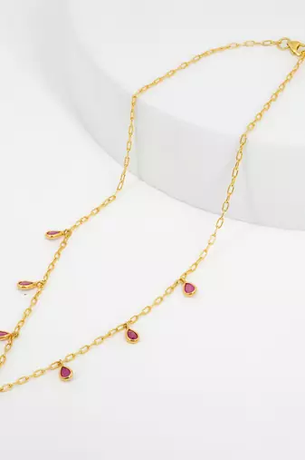 Ruby charm choker with pear rubies in 18k gold-plated 925 silver