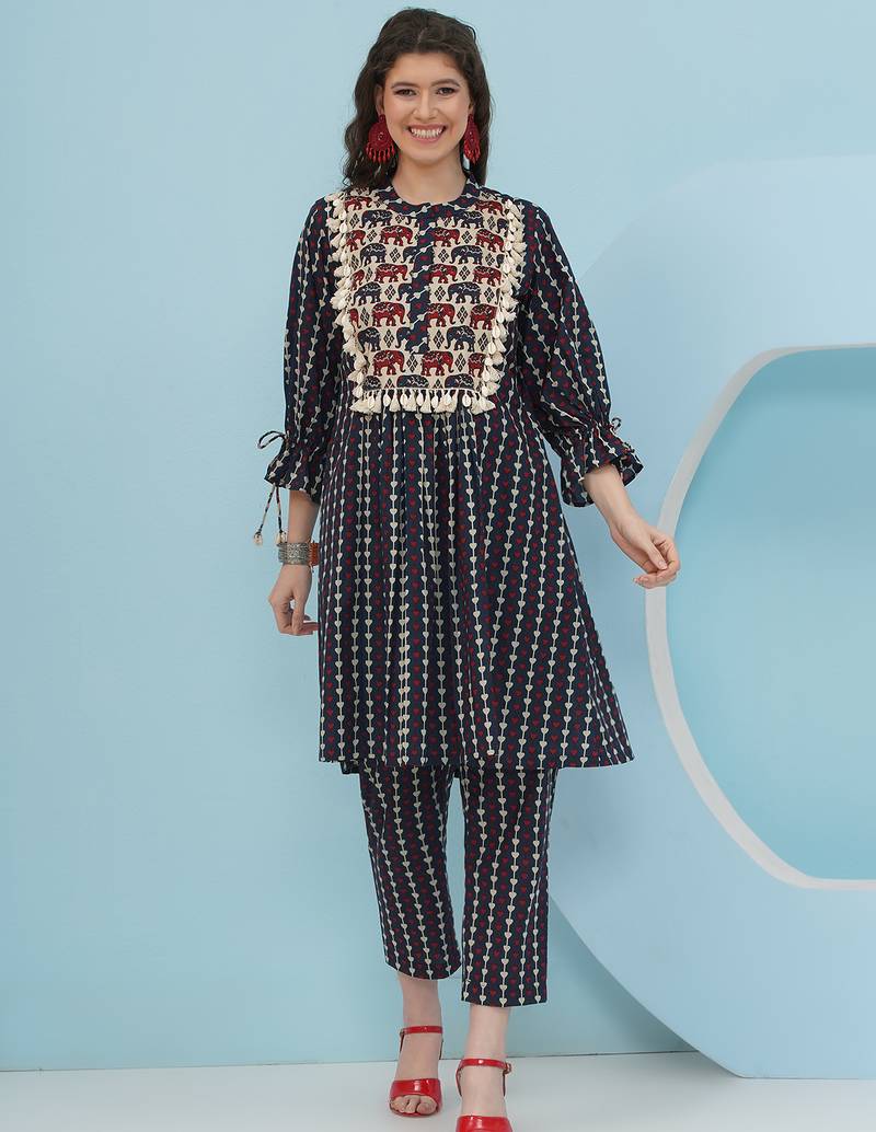 Women's  embellishment blue printed coord set