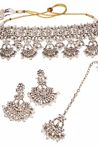 Flower design chandelier shape white kundan stone gold plated brass choker necklace set with maang tikkka for women