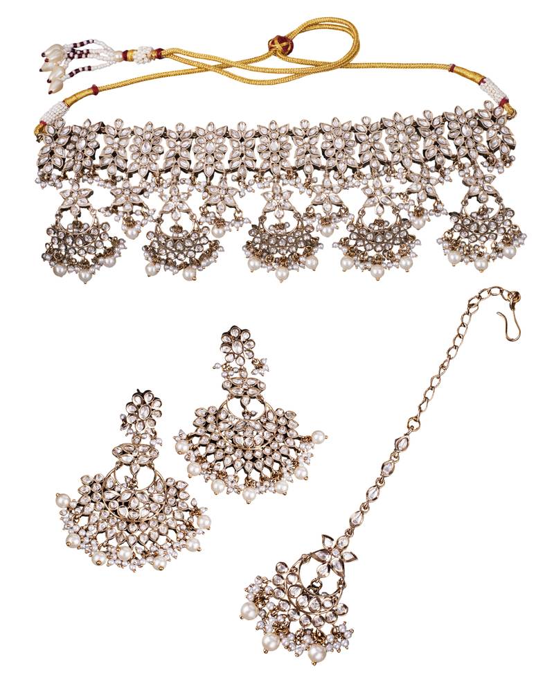 Flower design chandelier shape white kundan stone gold plated brass choker necklace set with maang tikkka for women