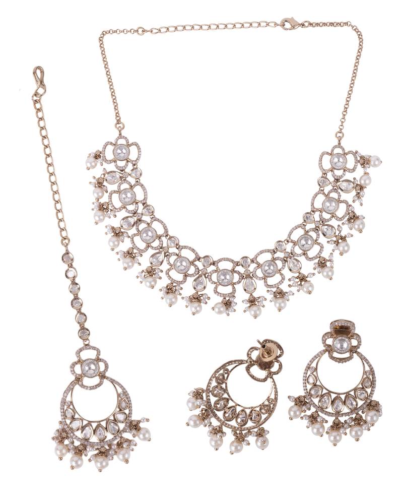 Round & oval shape white kundan stone gold plated brass choker necklace set with maang tikkka for women
