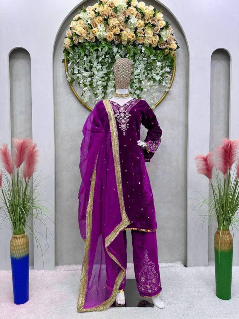 Purple velvet straight suit stitched