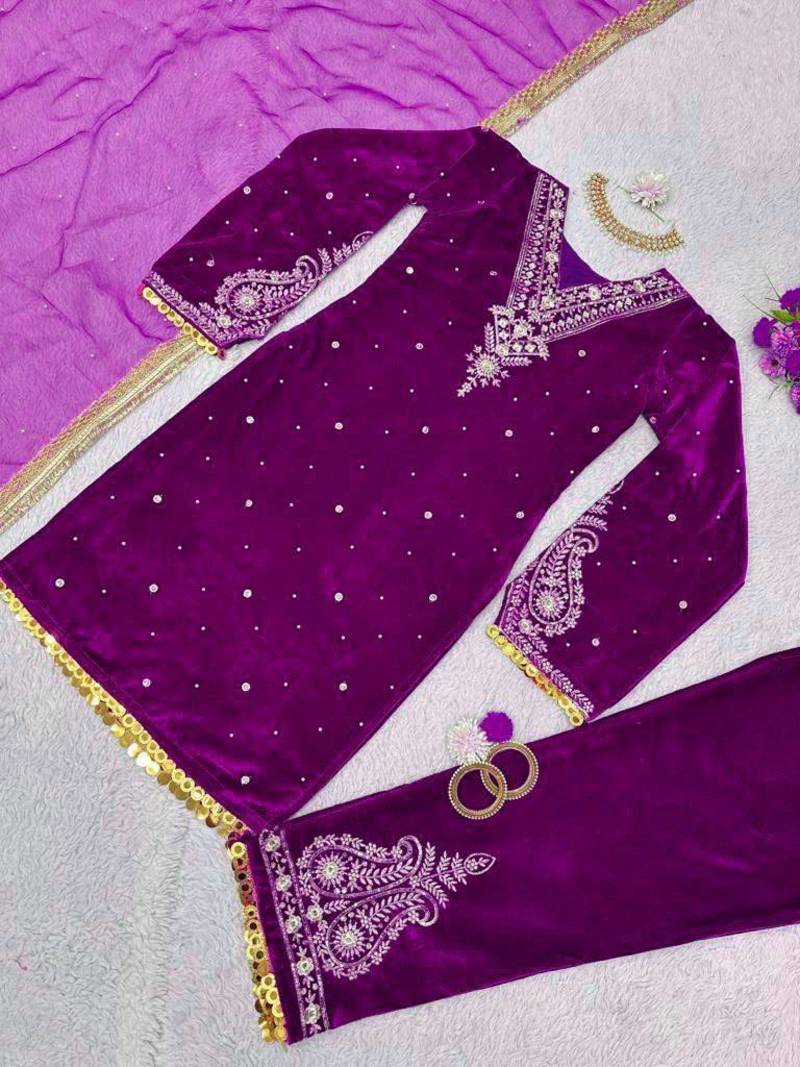Purple velvet straight suit stitched