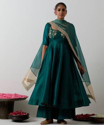 Green embroidered chanderi anarkali set 3