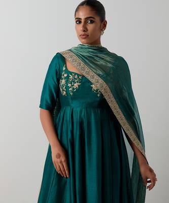 Green embroidered chanderi anarkali set 4