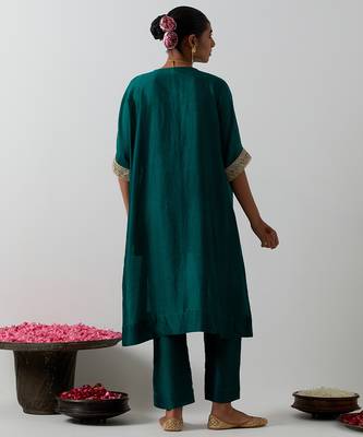 Green embroidered chanderi kurta set 2