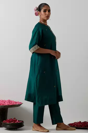 Green embroidered chanderi kurta set