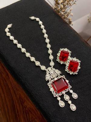 Queen   s charm red stone diamond necklace set 3