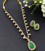 Elegant teardrop green gem necklace with earrings