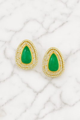 Elegant teardrop green gem necklace with earrings 2