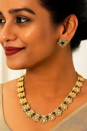 Elegant sapphire stone floral necklace with earrings