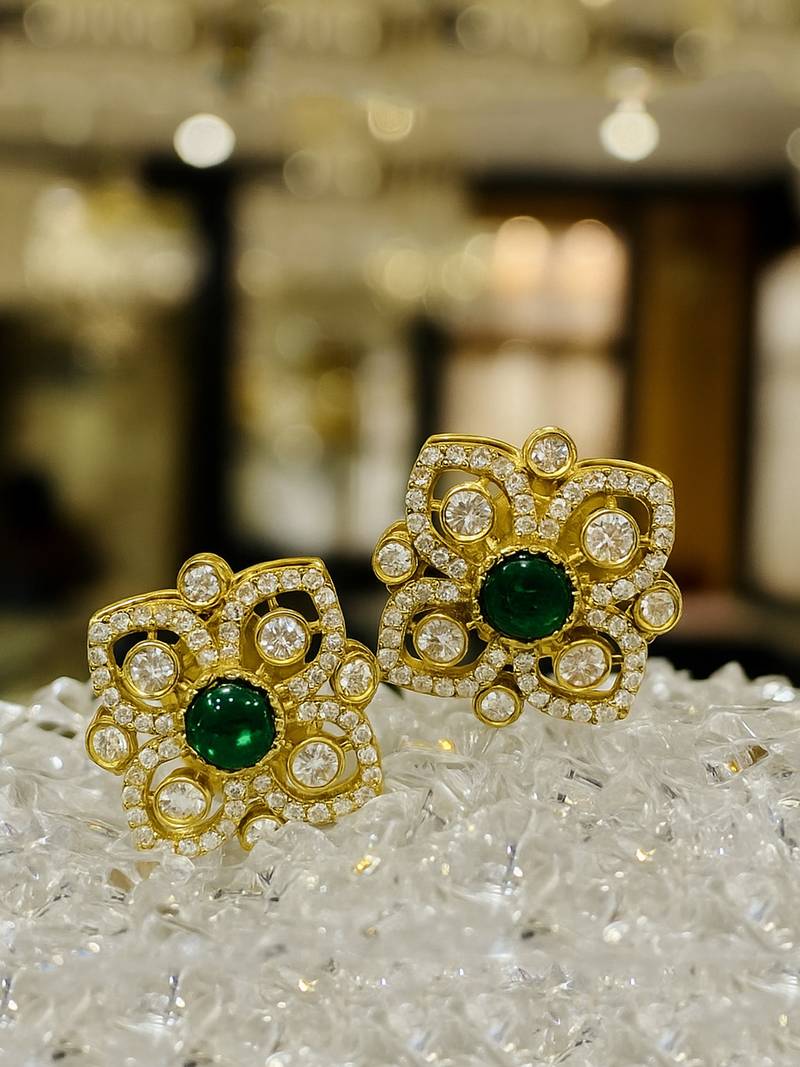 Elegant sapphire stone floral necklace with earrings