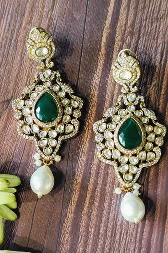 Royal pearl and green stone kundan necklace set
