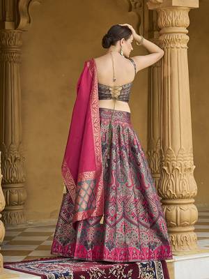 Lehenga Choli Zari Woven Jacquard silk blend in Multicolor 3
