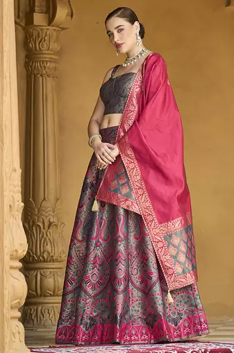 Lehenga Choli Zari Woven Jacquard silk blend in Multicolor